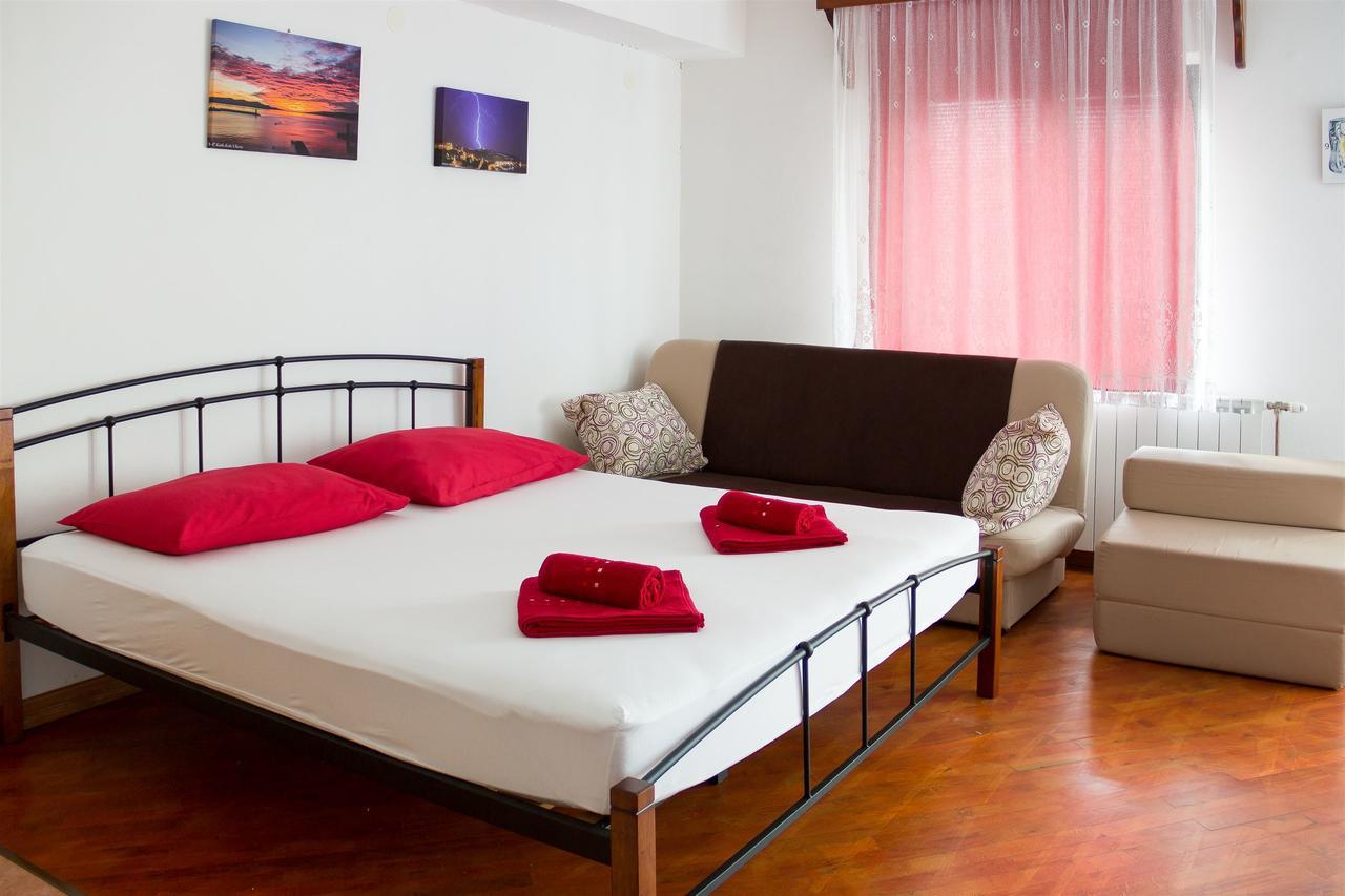 Apartments Marijana Senj  Luaran gambar