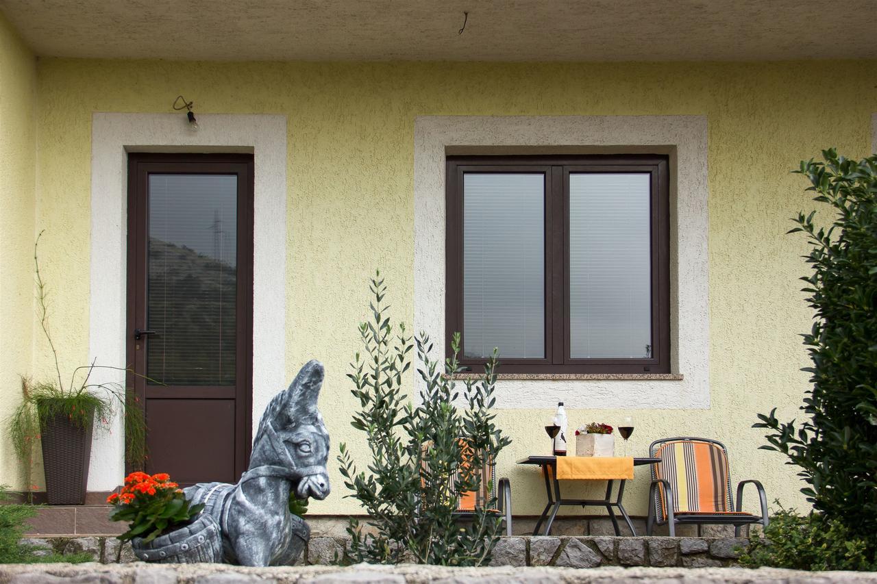 Apartments Marijana Senj  Luaran gambar