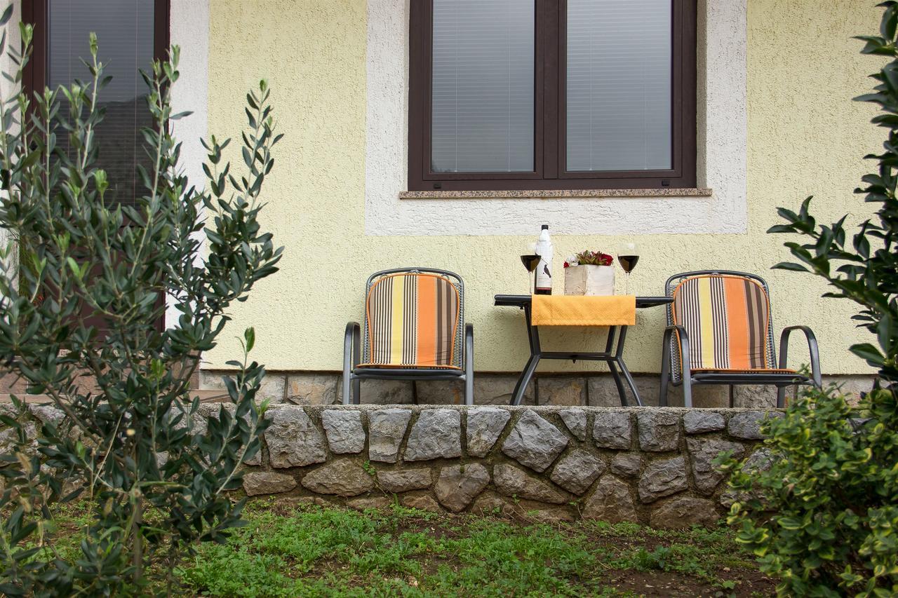 Apartments Marijana Senj  Luaran gambar