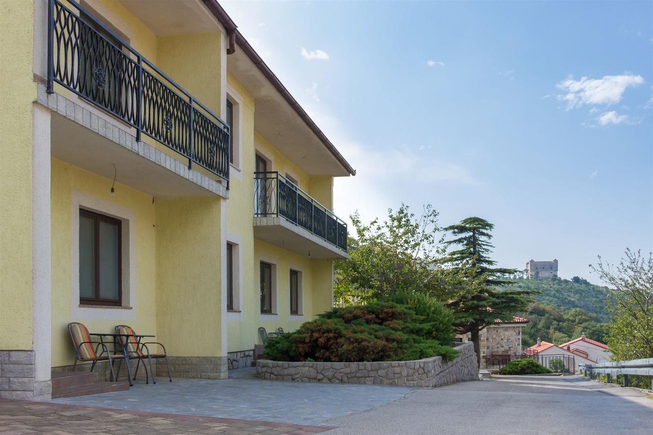 Apartments Marijana Senj  Luaran gambar